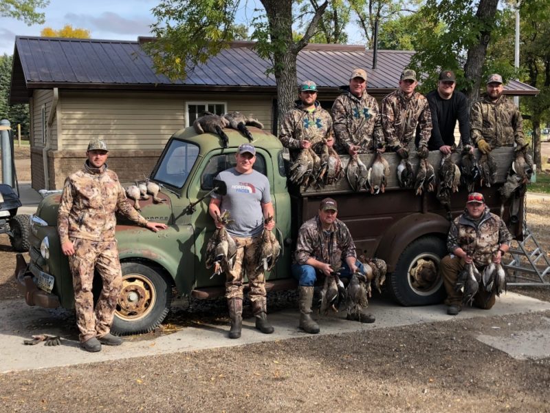 North Dakota Duck Hunting Guides & Goose Hunting Outfitters